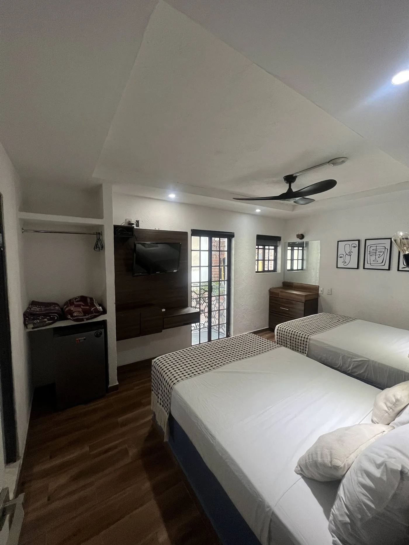 Habitación con balcón